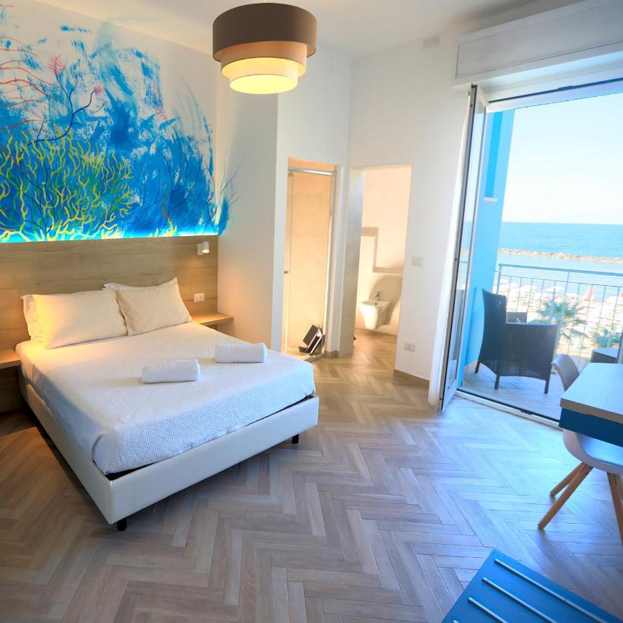 Art Hotel La Perla 贝拉里亚-伊贾马里纳 外观 照片